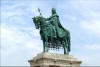 El bastión de los pescadores y la estatua del rey San Esteban.