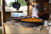La cocina húngara pertenece a la categoría de cocinas pesadas. Las porciones son grandes y llevan muchas especias (paprika roja de Kalocsa o Szeged).