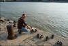Frente al Parlamento y a orillas del Danubio zapatos de bronce.