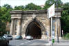 Túnel que da acceso a la cumbre del Castillo de Buda.