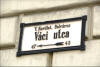Váci utca (la calle Váci) es el paseo peatonal más famoso del centro de Budapest, Hungría. Podrás encontrar gran cantidad de tiendas.