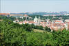 Monte Petřín, con una altura de 140 metros sobre el nivel del río, es uno de los mejores lugares para admirar Praga.