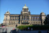 Ubicado en uno de los edificios neo renacentistas más famosos de Praga se encuentra el Museo Nacional.