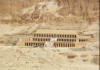 El templo de la reina Hatshepsut, su estilo arquitectónico es único, esta reina gobernó igual que un faraón (primera jefe de gobierno de la historia).